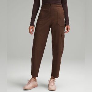 Lululemon Light Utilitech Cargo Pocket High-rise Pant size 24